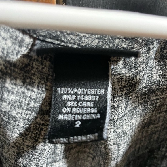 Torrid sleeveless plus size blouse size 2 - Picture 4 of 5